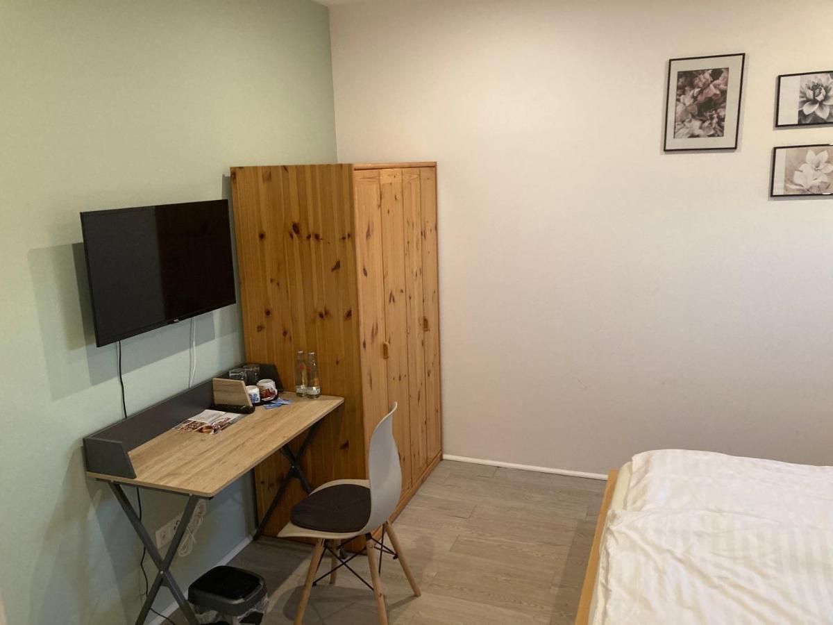 Gaeste Und Messezimmer Adelheidsdorf Esterno foto
