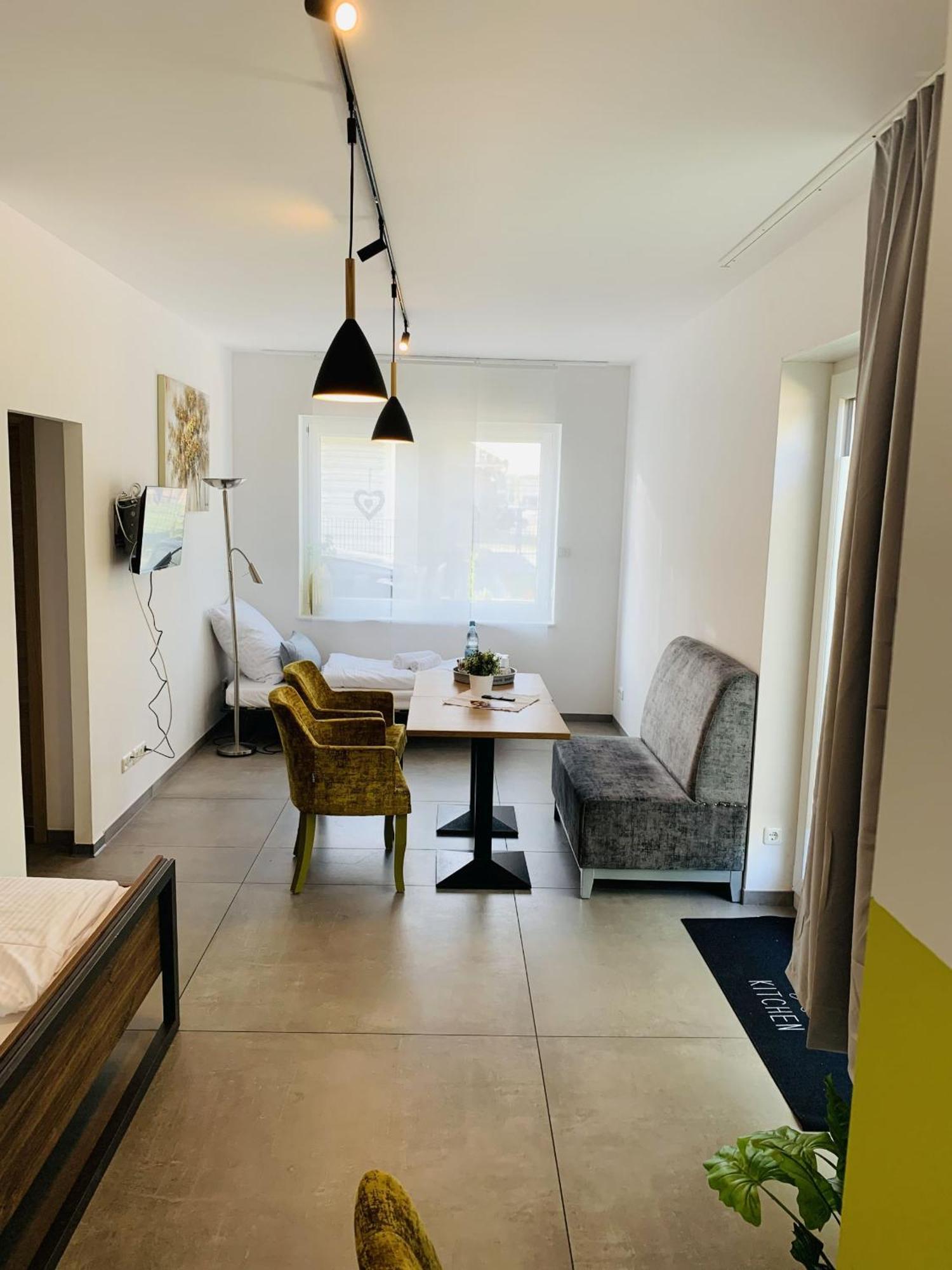 Gaeste Und Messezimmer Adelheidsdorf Esterno foto